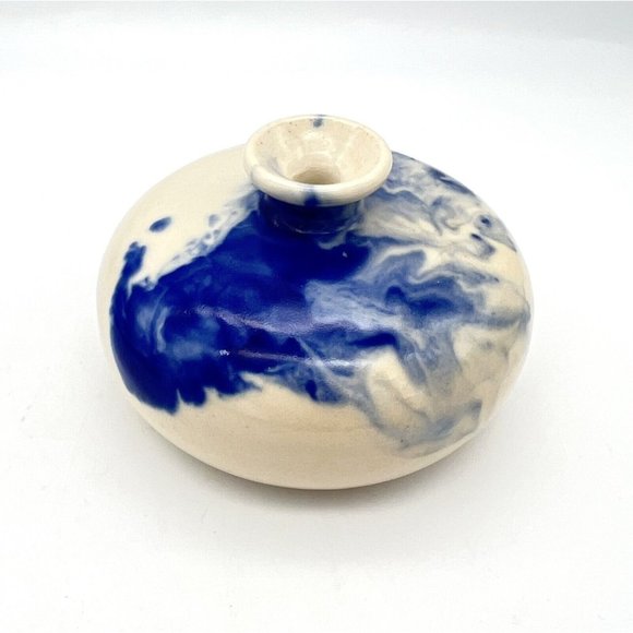 Art Pottery Bud Vase Oil Lamp Weed Pot Blue White Artist Signed R A Ceramic - Picture 1 of 8